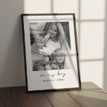 Poster Dans Mon Garçon Maman Era Photo personnalisée<br><div class="desc">Fêtez le voyage unique d'être une mère garçon avec notre Poster personnalisé "In My Boy Mom Era" Photo personnalisée. Cette oeuvre d'art chaleureuse est un hommage parfait au lien spécial entre une mère garçon et sa famille. Customisez l'affiche avec un message personnalisé pour express votre amour et votre appréciation, en...</div>
