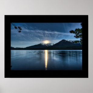 Poster de la lune au-dessus du lac