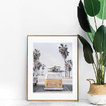 Poster de Retro Van avec planches de surf sur la p<br><div class="desc">Le surf est un mode de vie. Apportez votre liberté et de bonnes images à votre maison avec cette affiche Surfboard.</div>