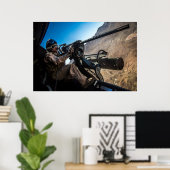 Poster Décharge de Marine Gunner sur une cible (Bureau à domicile)