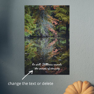 Poster Des arbres colorés qui réfléchissent sur l'eau cal