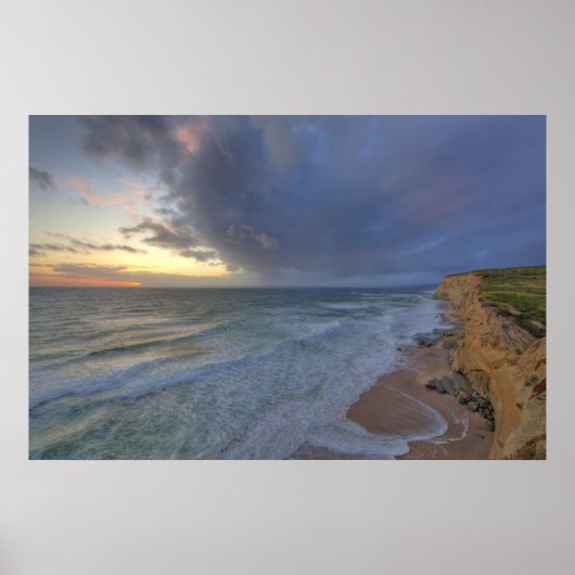 Poster Des falaises de mer capturent des jours de dernièr (Devant)