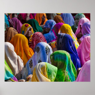 Poster Des femmes en saris colorés se rassemblent