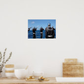 Poster Des marins lancent un salut d'armes lors d'un ente (Cuisine)