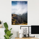 Poster Des nuages qui s'enroulent sur les montagnes (Bureau à domicile)