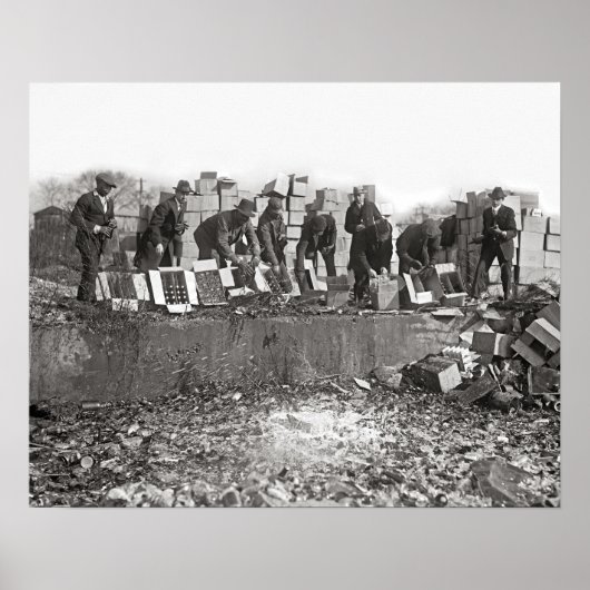 Poster Destroying Bootleg Liquor, 1923. Vintage Photo (Devant)