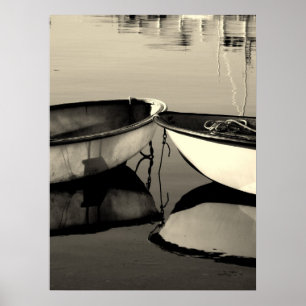 Poster Deux bateaux à la dérive sur la côte de la Nouvell