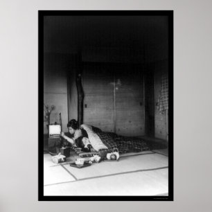 Poster Deux femmes dans une chambre à coucher japonaise