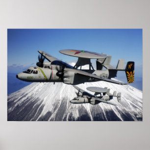 Poster Deux Hawkeyes E-2C conduisent un vol