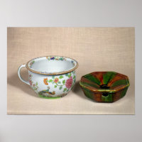 Deux pots de chambre