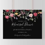 Poster Dîner de répétition Fleur sauvage multicolore Bien<br><div class="desc">Ce panneau d'accueil pour la répétition fleur sauvage multicolore est parfait pour une répétition mariage moderne. Le design présente un assortiment multicolore de fleurs sauvages roses,  rousses,  violettes,  jaunes,  blanches,  violettes,  rouges,  bordeaux dans un arrière - plan noir.</div>