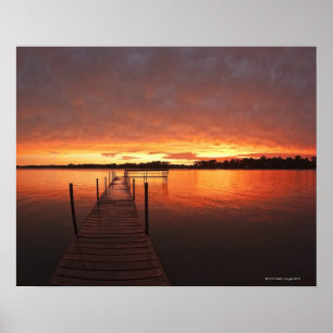 Poster Dock au coucher du soleil sur le lac Minnetonka, M