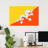 Poster Drapeau bhoutanais (Bhoutan) (Dragon tonnerre) (Bureau à domicile)