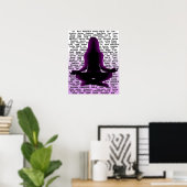 Poster d'une femme violette méditant le yoga (Bureau à domicile)