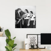 Poster Eleanor Roosevelt and Girls, 1938 (Bureau à domicile)