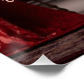 Poster Élégante fille lapin sur le rideau de velours roug (Coin)