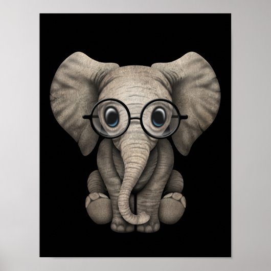 Poster Eléphant mignon bébé avec lunettes de lecture Noir (Devant)