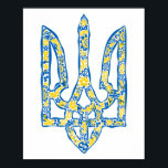 Poster Emblème national de l'Ukraine<br><div class="desc">L'emblème national ukrainien trident tryzub dans les couleurs du drapeau ukrainien et le motif ethnique Ukraine, ukrainien, armoiries, emblème national, trident, tryzub, motif ethnique, drapeau ukrainien, bleu et jaune, pas de guerre, d'arrêter la guerre, anti-guerre, fier, état, gouvernement, Signal, Symbole, Liberté, National, Pays, Indépendance, motif, ethnico, ethno, ethno, ethno, ethno,...</div>