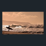 Poster En attente..........<br><div class="desc">Un surfeur attend une pause dans la houle avant d'aller pagayer jusqu'au surf de la célèbre Bonzai Pipeline sur Oahu, la rive nord d'Hawaii.</div>