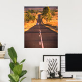 Poster Encore sur la route une longue étendue de route su (Bureau à domicile)