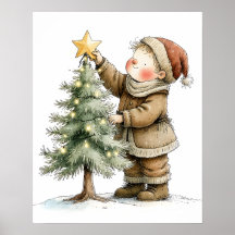 Enfant nostalgique décorant l'arbre de Noël