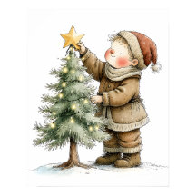 Enfant nostalgique décorant l'arbre de Noël