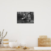 Poster Enfants jouant avec Campbell Kid Doll (Cuisine)