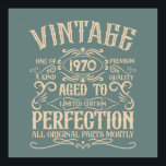 Poster Étiquette de whiskey vintage pour anniversaire per<br><div class="desc">Faites de votre anniversaire un cadeau spécial grâce à ce design unique. Ajoutez une touche d'élégance sophistiquée à votre fête d'anniversaire avec nos designs uniques et exquis. Ces graphismes apportent sophistication et originalité à tout produit, créant un cadeau mémorable et élégant. Ils sont parfaits pour ceux qui apprécient une touche...</div>