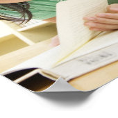 Poster Étudiants du primaire lisant un livre (Coin)