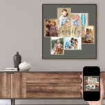 Poster Famille Photo Collage Bois Look Cadre gris chaud<br><div class="desc">Collage photo de famille avec 6 de vos photos préférées, calligraphie et cadre en bois clair. Le modèle photo est prêt pour vous à ajouter vos photos, qui sont affichées en format paysage et portrait. La couleur arrière - plan et le mot "famille" sont gris chaud et coloré et vous...</div>