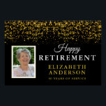 Poster Félicitations à la retraite Parties scintillant d'<br><div class="desc">Cette affiche est une façon parfaite de féliciter n'importe quel parti de retraite. Le design offre un cadre photo vertical et est accentué avec des confettis de parties scintillant d'or sur arrière - plan noir.</div>