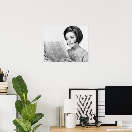 Poster Femme Lecture journal (Bureau à domicile)