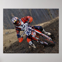 Femme MX Racer dans la boue