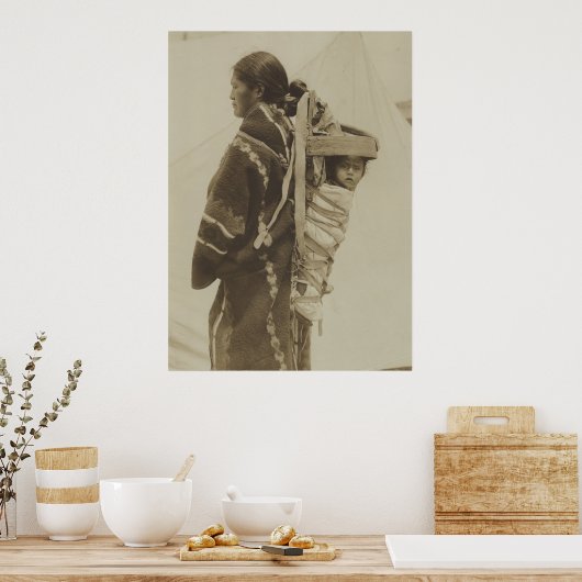 Poster Femme portant son enfant dans un carton (Cuisine)