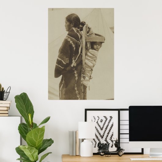 Poster Femme portant son enfant dans un carton (Bureau à domicile)