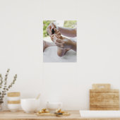 Poster Femme recevant un massage des pieds avec pierre ch (Cuisine)