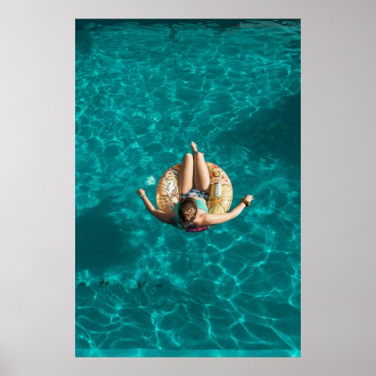 Poster Femme sur flotteur gonflable jaune (Devant)