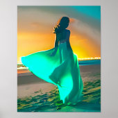 Poster Femmes en bleu turquoise sur une plage de nuit Imp (Devant)