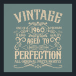 Poster Fête vintage d'anniversaire personnalisée<br><div class="desc">Vous pouvez ajouter un peu d'originalité à votre collection de placards avec ce design graphique d'anniversaire classique vintage avec des lettres de police de typographie impressionnantes. C'est une excellente idée cadeau pour les hommes, les femmes, les maris, les femmes, les petites amies et les petits amis qui vont adorer cette...</div>