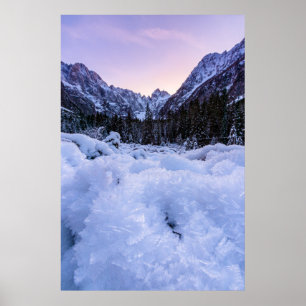 Poster Feuillage gelé et montagnes au coucher du soleil