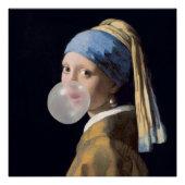 Poster Fille au collier de perles soufflant un bubble gum (Devant)