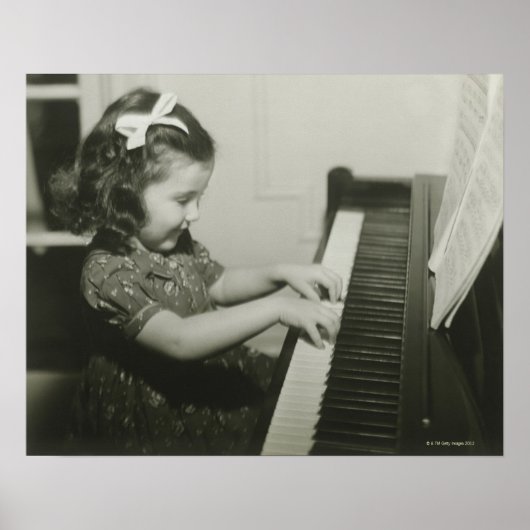 Poster Fille Jouant Piano (Devant)