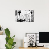 Poster Fille nourricière Ours Cub à l'eau (Bureau à domicile)
