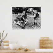 Poster Filles ramassant des grenouilles, années 1940 (Cuisine)