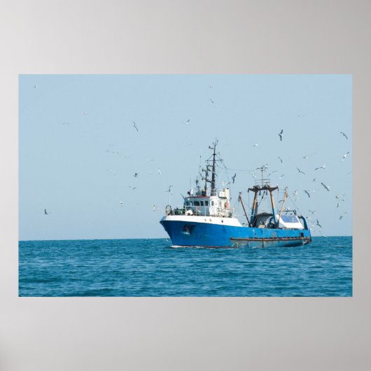 Poster Fishing vessel comes back to the port (Devant)