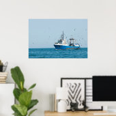 Poster Fishing vessel comes back to the port (Bureau à domicile)