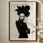 Poster Fleur noire : Mode monochrome sculpturale