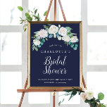 Poster Fleurs blanches classiques | Bienvenue à la Fête d<br><div class="desc">Cette affiche classique de fleurs blanches marine douche nuptiale d'accueil est parfaite pour une douche mariage de automne. L'élégante décoration florale est composée de roses blanches et d'ivoire, de pivoines et de chrysanthèmes, avec des touches de fleurs d'aquarelle bleu périvent et de feuillage vert. Customisez l'affiche avec le nom de...</div>