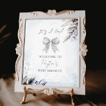 Poster Floral Bow Winter Girl Baby shower Bienvenue<br><div class="desc">Thème de baby shower féminin avec des botaniques d'hiver en haut à droite et en bas à gauche. Caractéristiques principales illustration d'un arc blanc.</div>