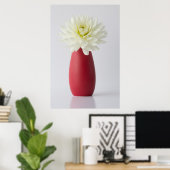 Poster Flowers | White Dahlia in Red Vase (Bureau à domicile)